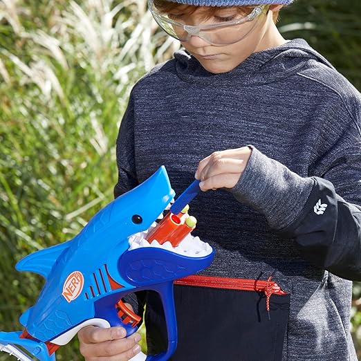 Nerf Junior Wild Sharkfire Toy Gun, Easy Play Dart Blaster, 8 Elite Darts, Blaster Shark Toys for 6 Year Old Boys & Girls, Outdoor Toys