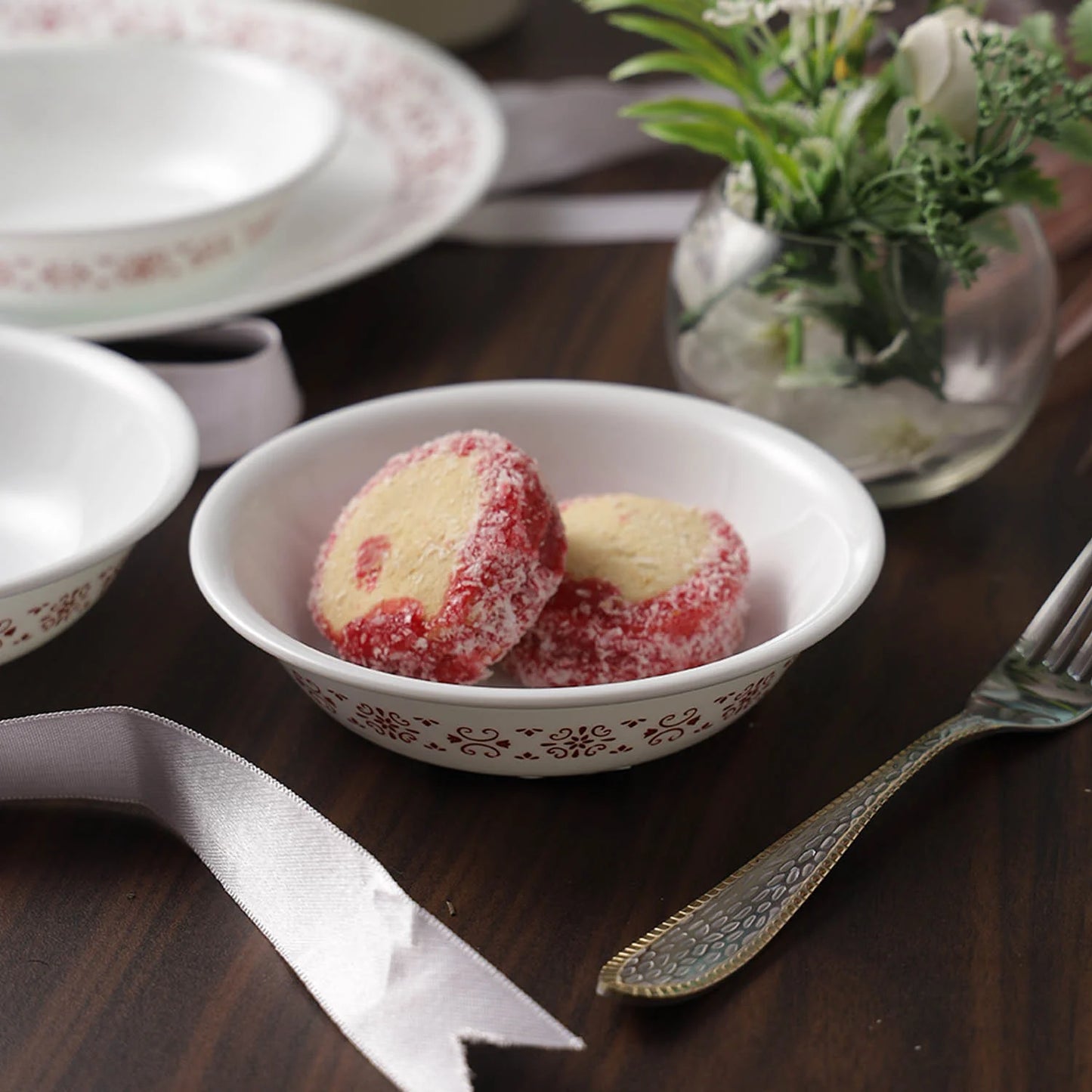 Corelle Livingware Round Red Trellis 1 Pcs Serving Bowl