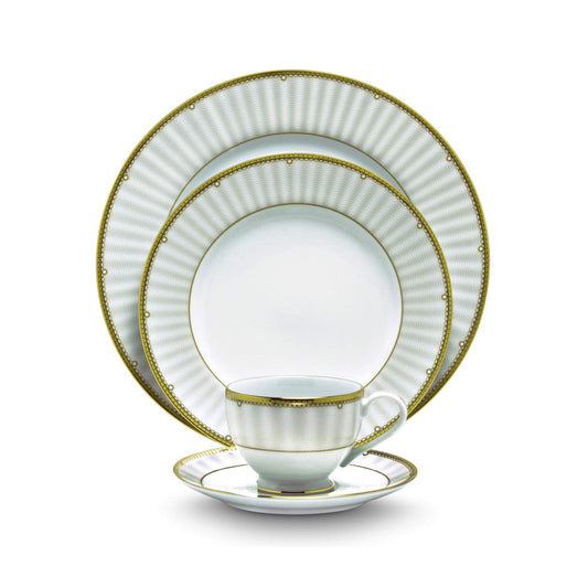 Noritake Japan Porcelain Ceramic Dinner Set 24K Gold, 21 Pieces, Service for 6 - Dining Set for Home - Crockery Dinner Set for Gift at Weddings - Plates Dinnerware Sets Hearth Collection Monarch Gold