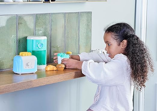 Casdon Takeaway Breakfast Set|Pretend Playset for Kids,Interactive Toy Toaster & Coffee Maker,Kitchen Set for Gifting|Realistic Feel with Play Food,Breakfast Set|Pretend Play for Children Aged 3+