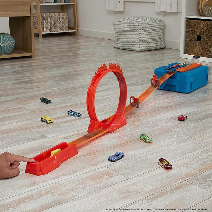 Hot Wheels® Track Set, Fire-Themed Track Set & 1 Hot Wheels® Car, 16 Track-Building and Stunting Components in Stackable Toy Storage Box