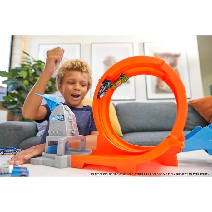 Hot Wheels® Loop Stunt Champion™ Track Set with Dual-Track Loop, Dual Launch, Spring Ramp & 1 Car for Kids 4 Years Old & Older