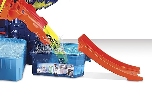 Hot Wheels® Color Shifters™ Science Lab with 1:64 Scale Cars, Track, Waterfall Ages 3 and Older